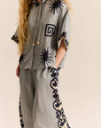 Palazzo Pant closeup front, hand in pocket