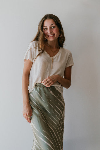 Velvet V Neck Linen Knit Tee front