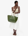 Grande Bateau Tote worn on model's elbow