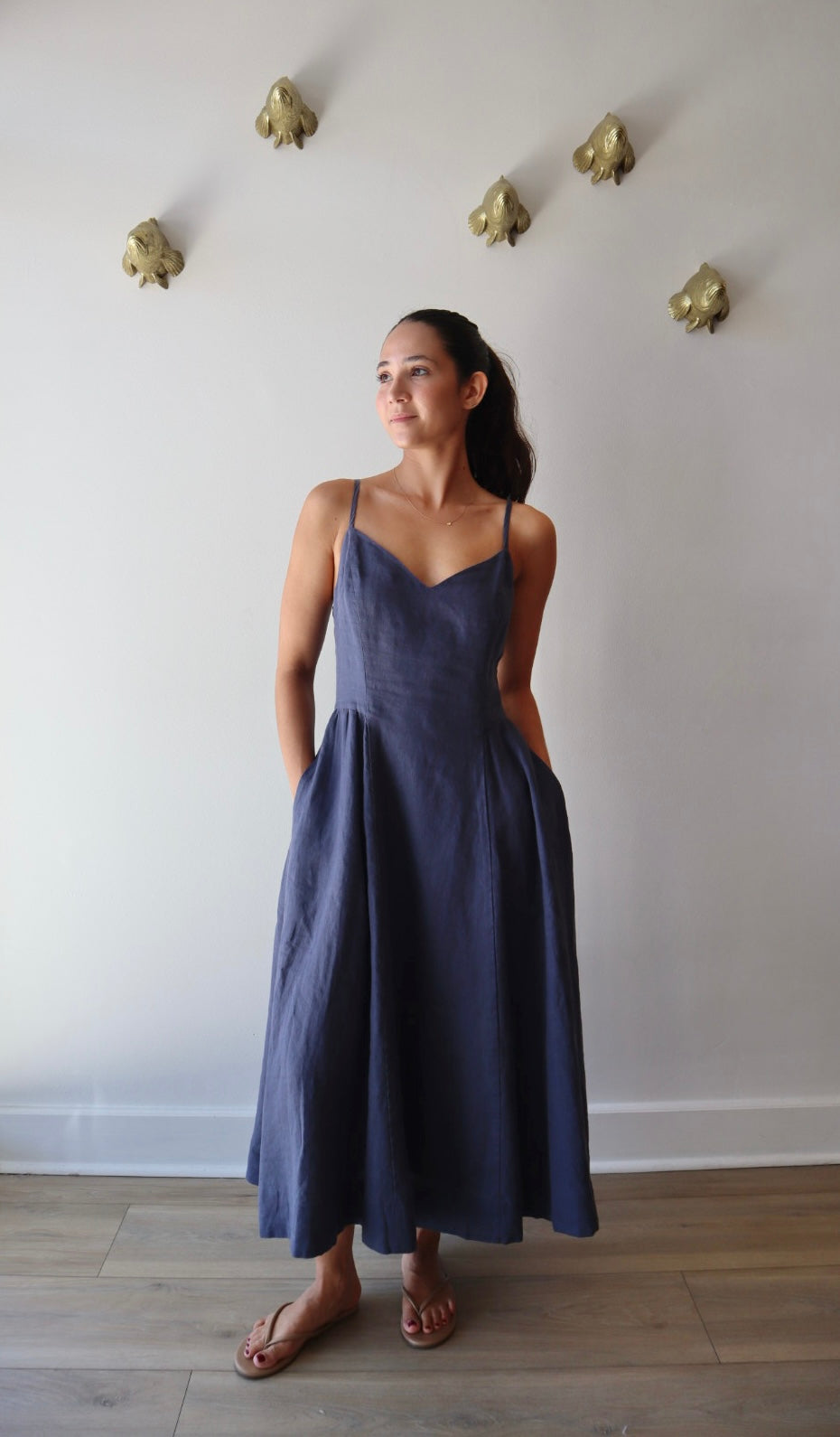 bardot navy blue dress in – Penelope T SIZE:6.5 Glamrae Women's Elegant Black Retro-Inspired Heels Lace and a draped midi