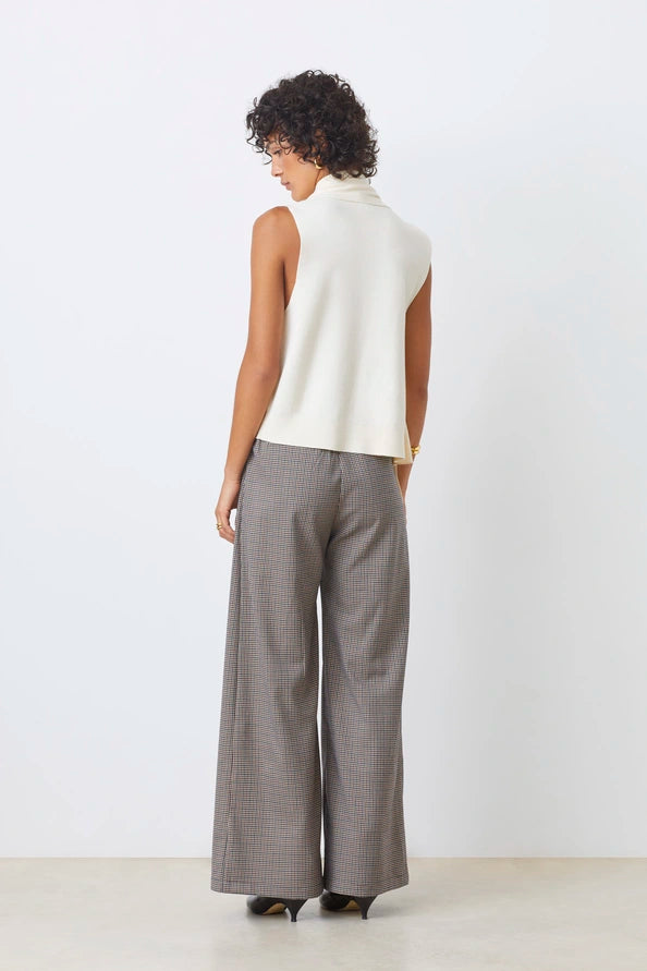 Pheres Sweater Scarf Top back