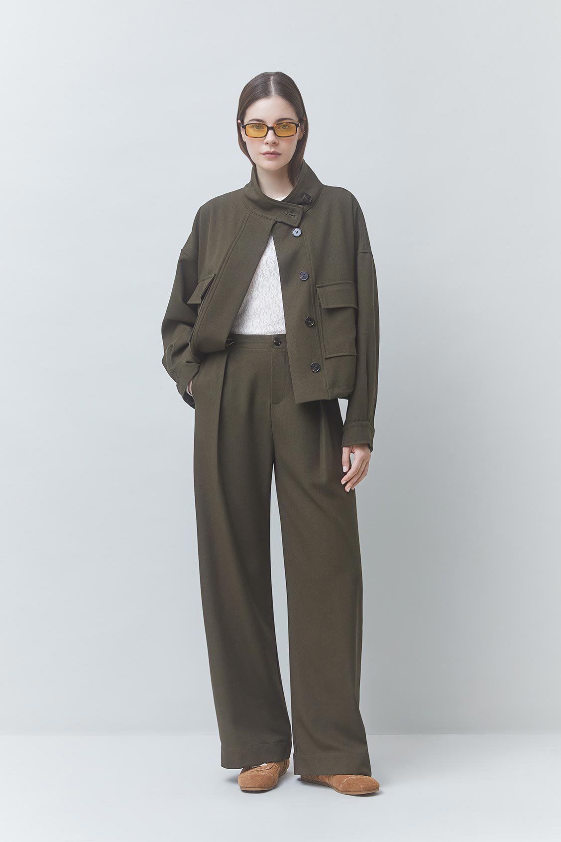 Jio Pant front view on model
