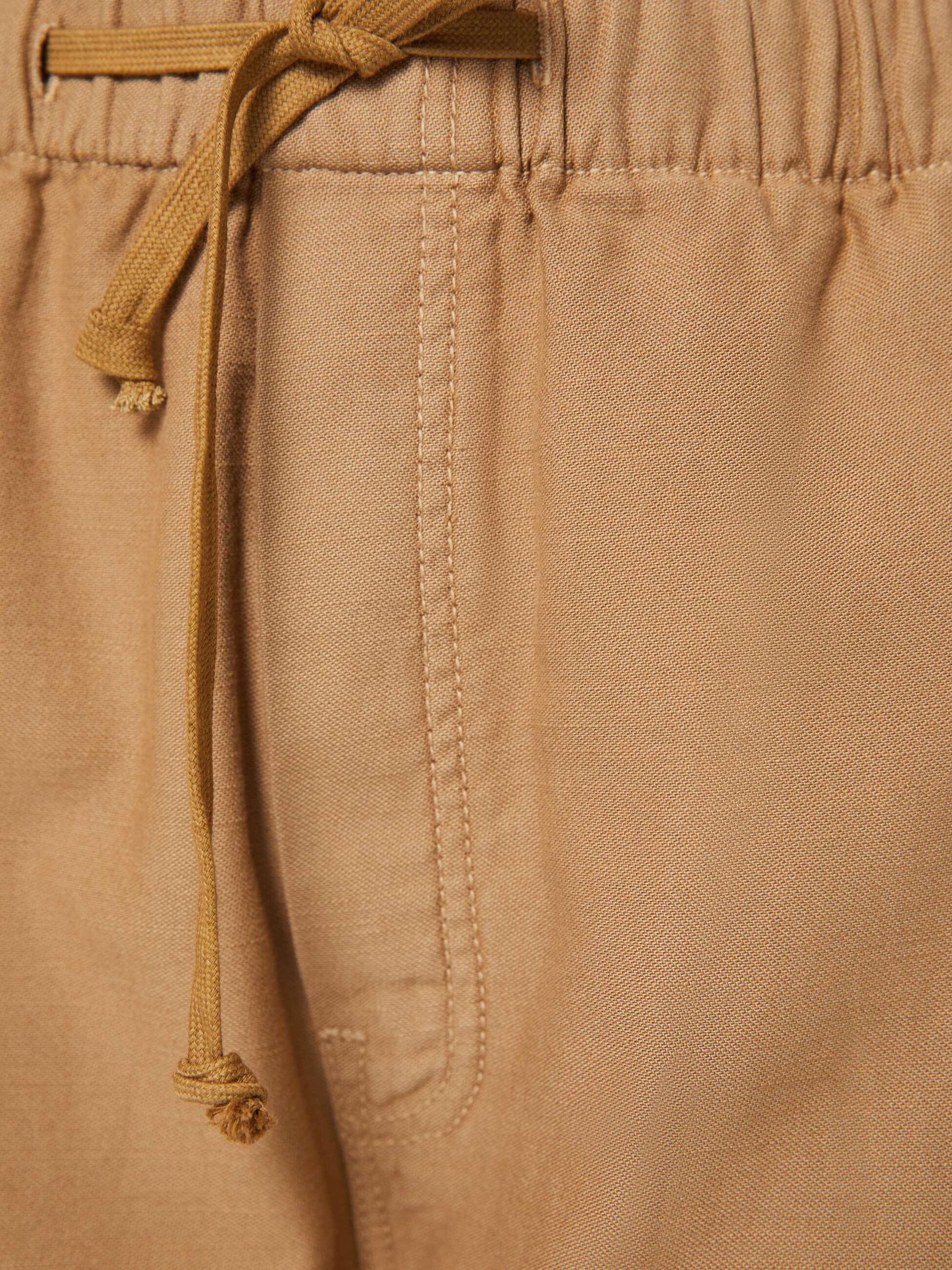 The Drawn Half Pipe Ankle super close up front