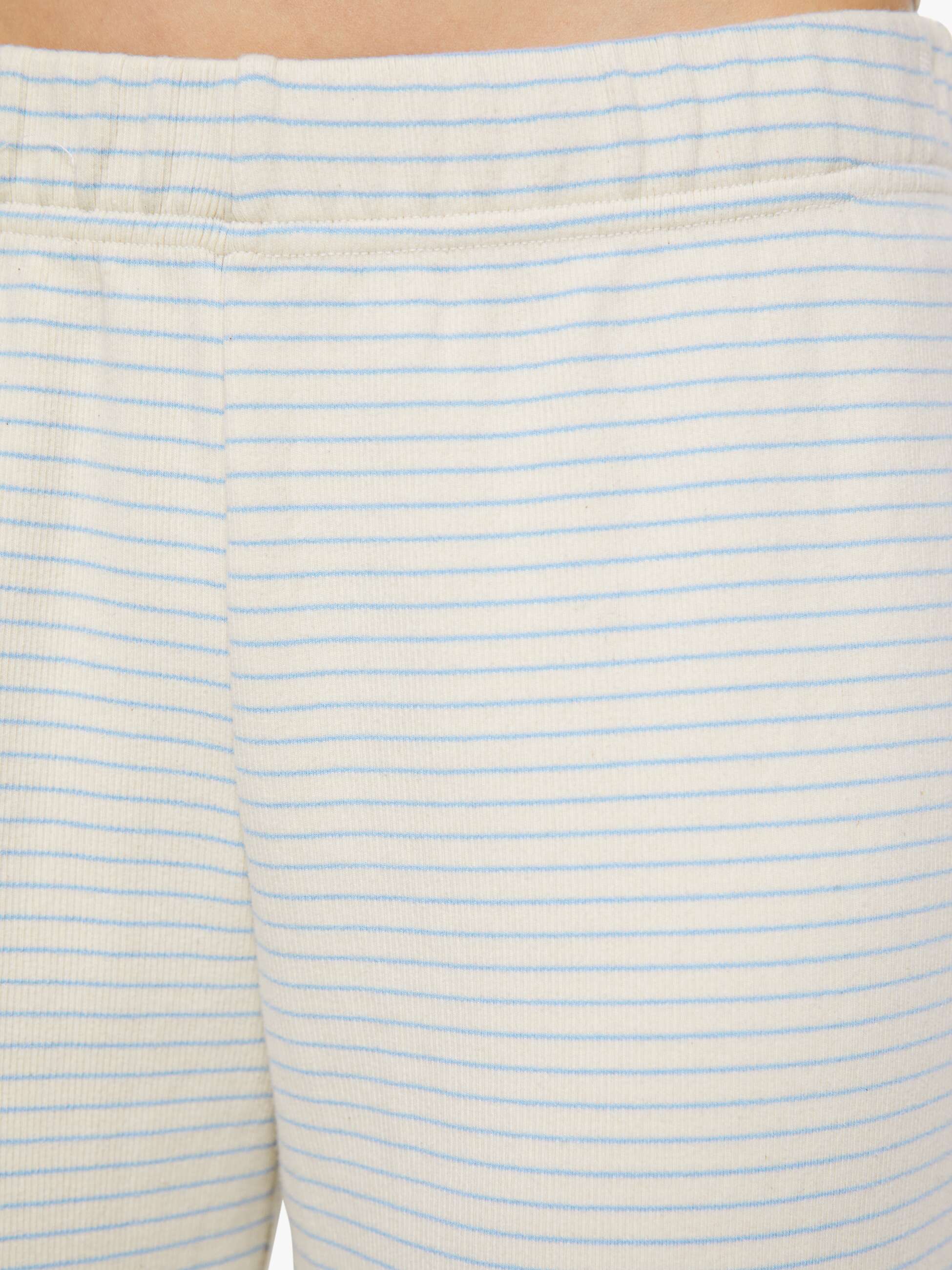 The Quickie Greaser Ankle close up waist