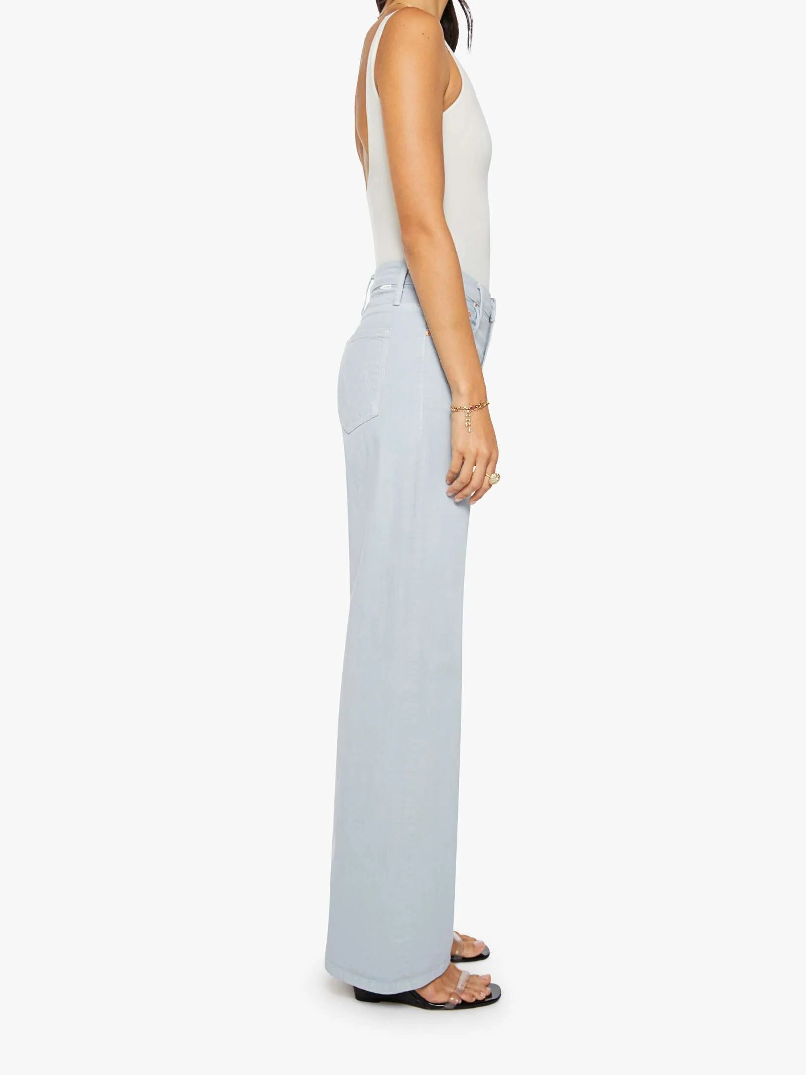 The Rerun Zip Sneak full body side view