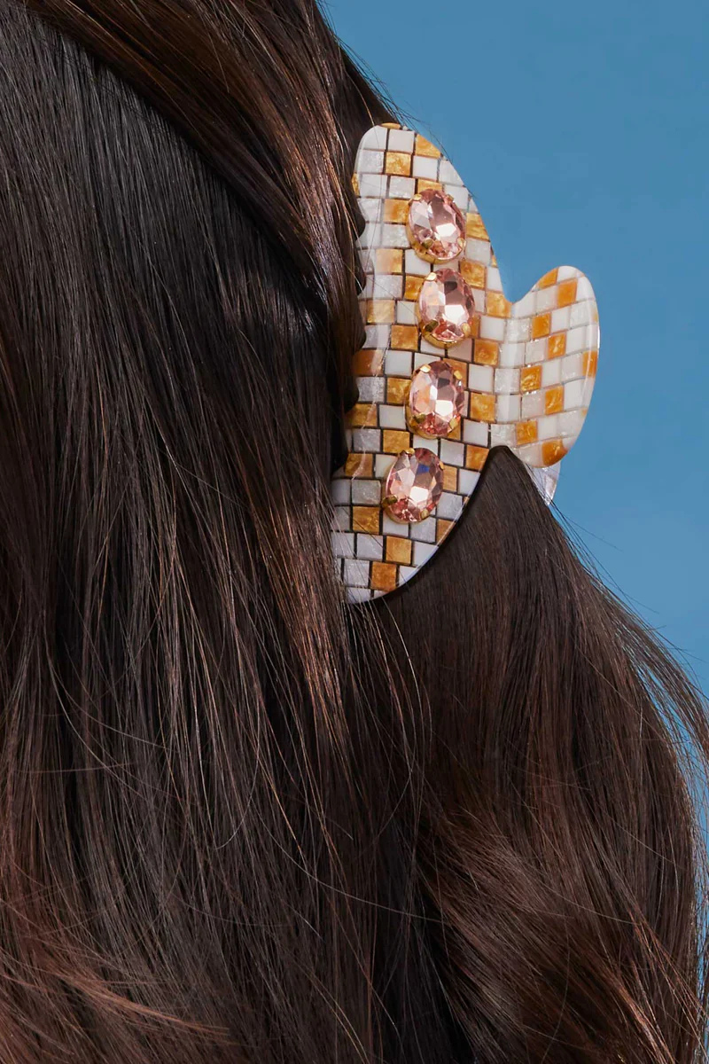 Lele Sadoughi Large Crystal Claw Clip on model