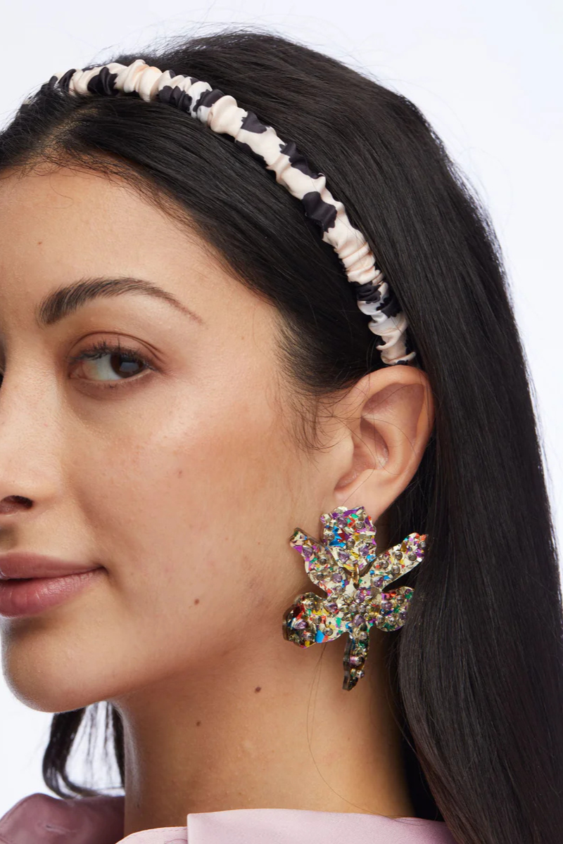 Lele Sadoughi Small Paper Lily Earring on model