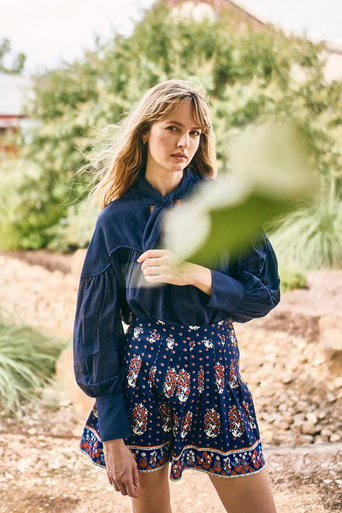 Hunter Bell Willa Print Short front view