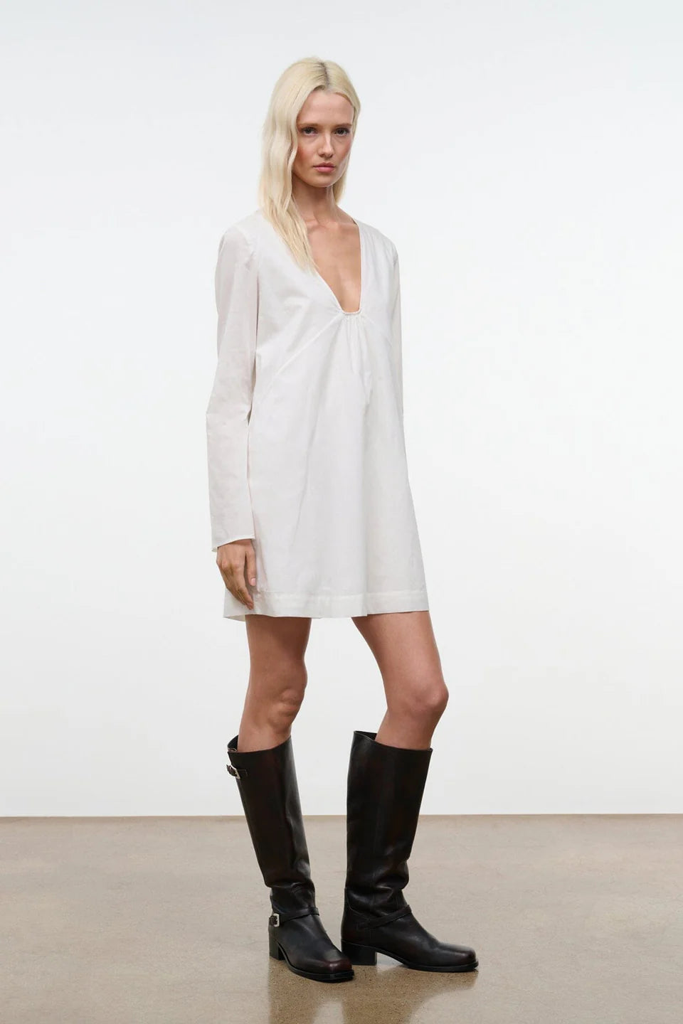 Vivi Dress full body front/side