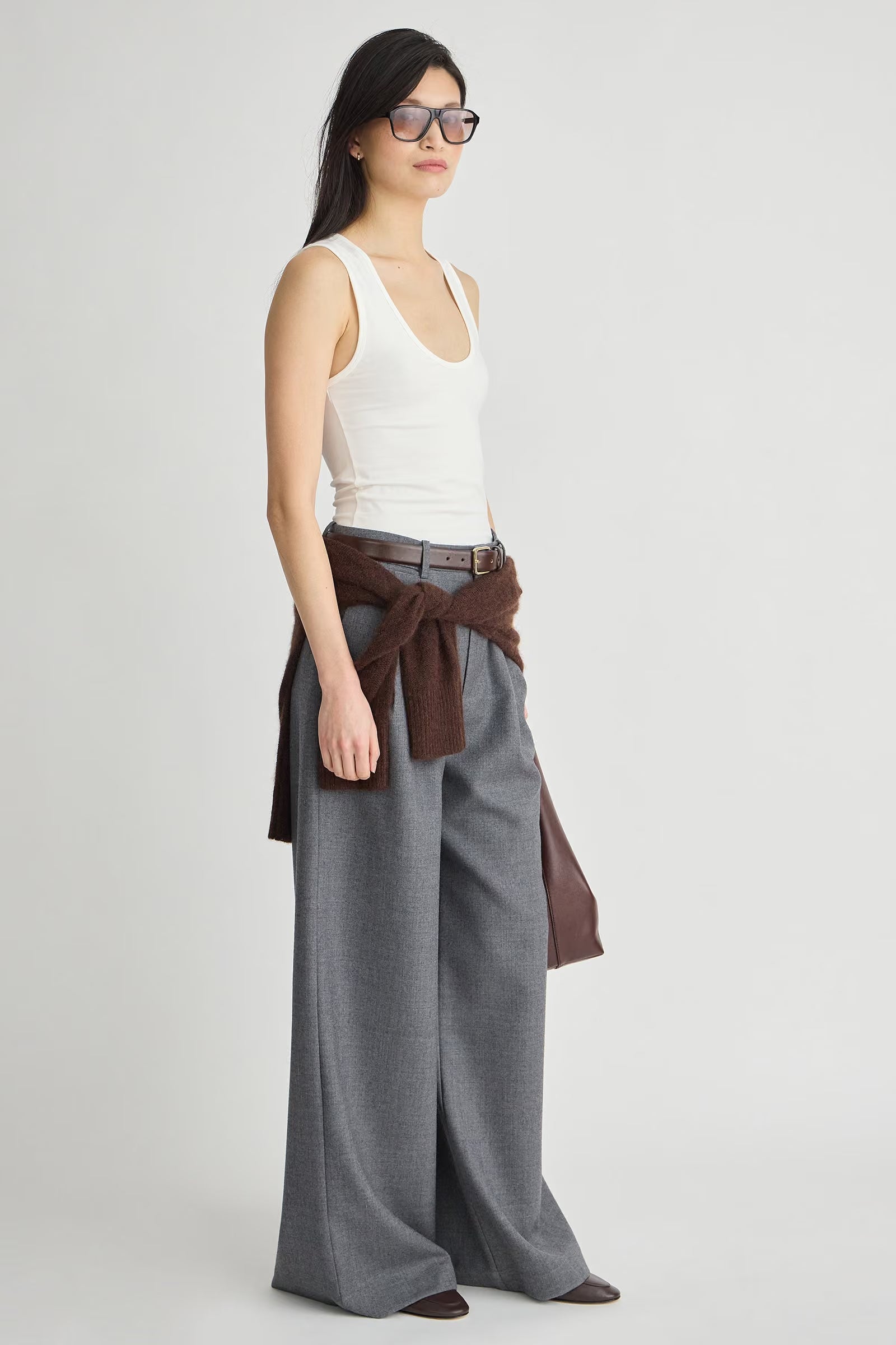 Uri Low-Cut Tank full body side