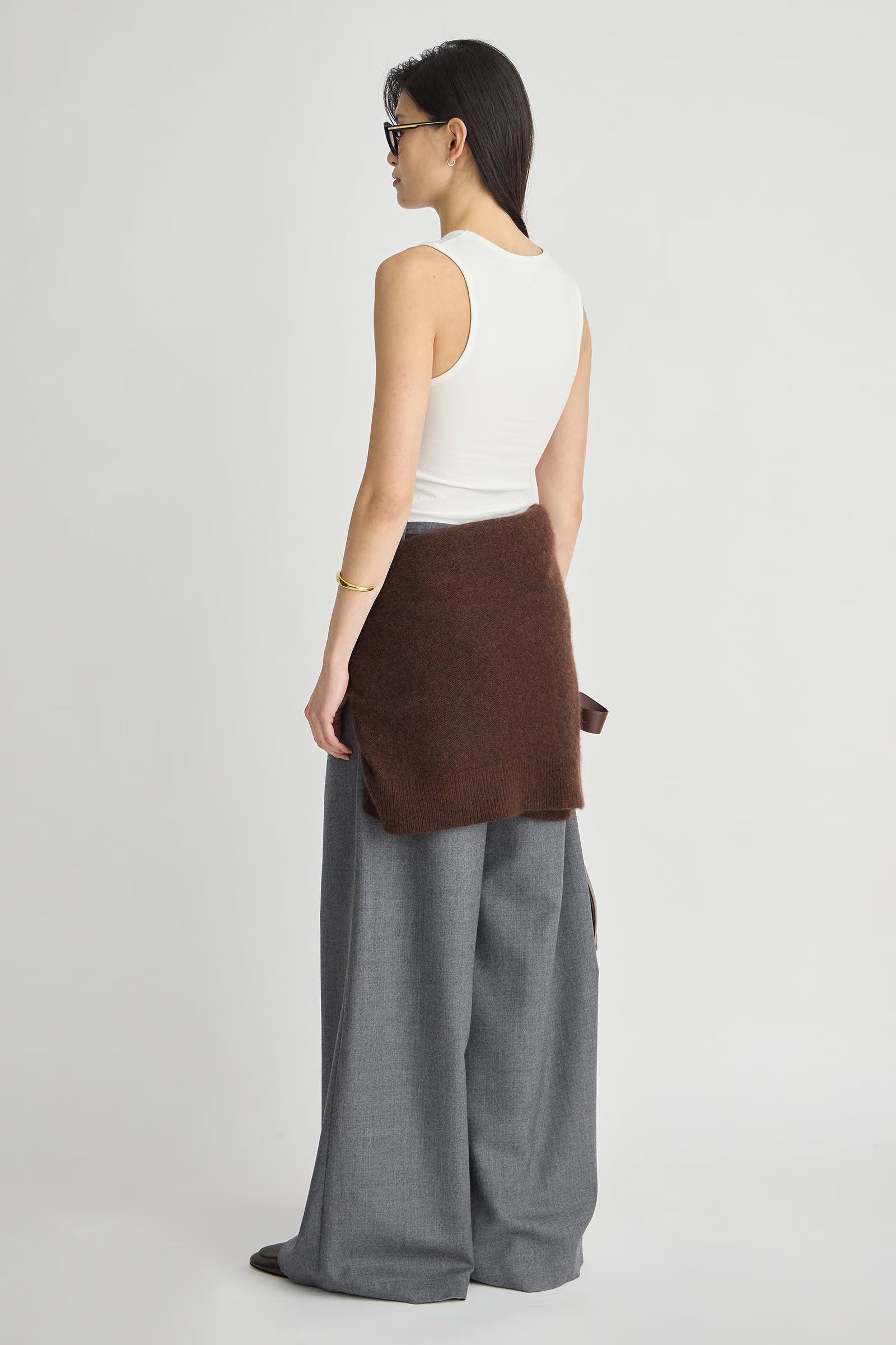 Uri Low-Cut Tank full body back