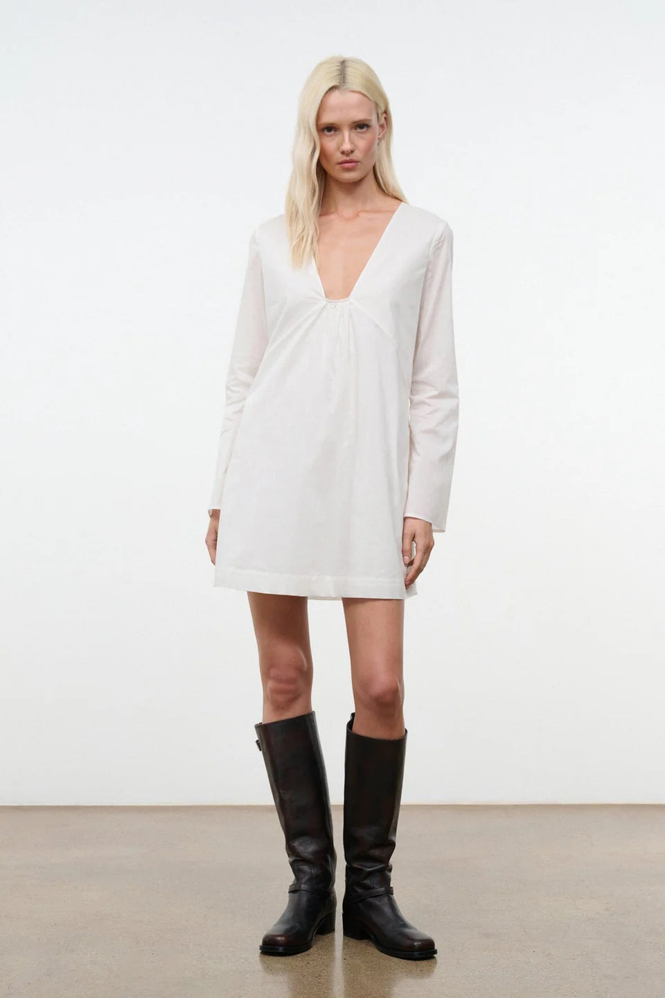 Vivi Dress full body front