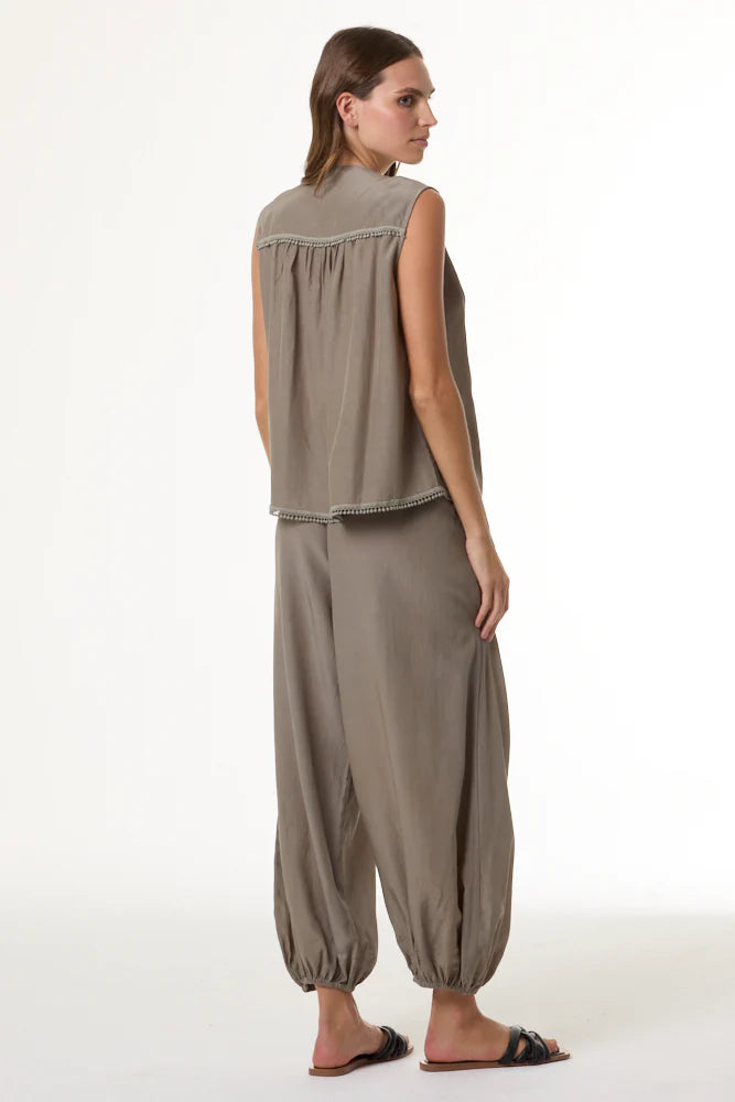 Arna Harem Jogger full body back view on model