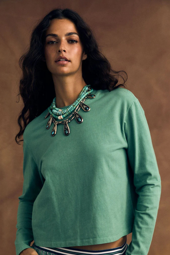 Xirena Terrance Tee Field Green close up front