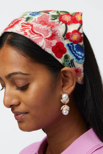 Lele Sadoughi Pearl Chloris Droplets on ear