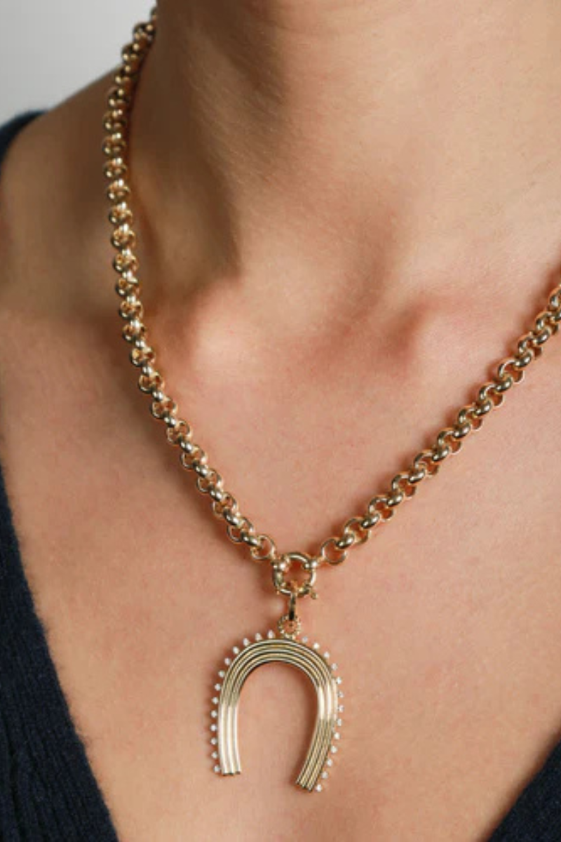 Adina Reyter 18" Chunky Rolo Chain on model with horseshoe charm