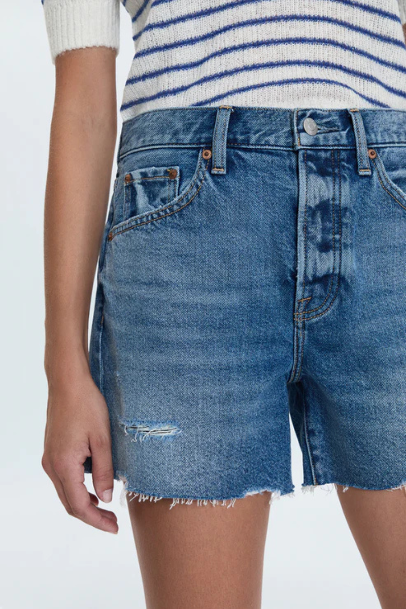 Pistola Andie Denim Short close up