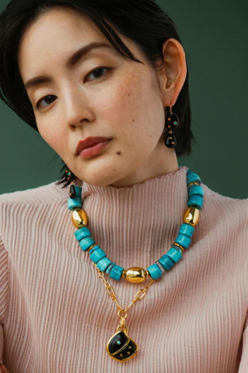Lizzie Fortunato Agate Shell Pendant Necklace with collar necklace