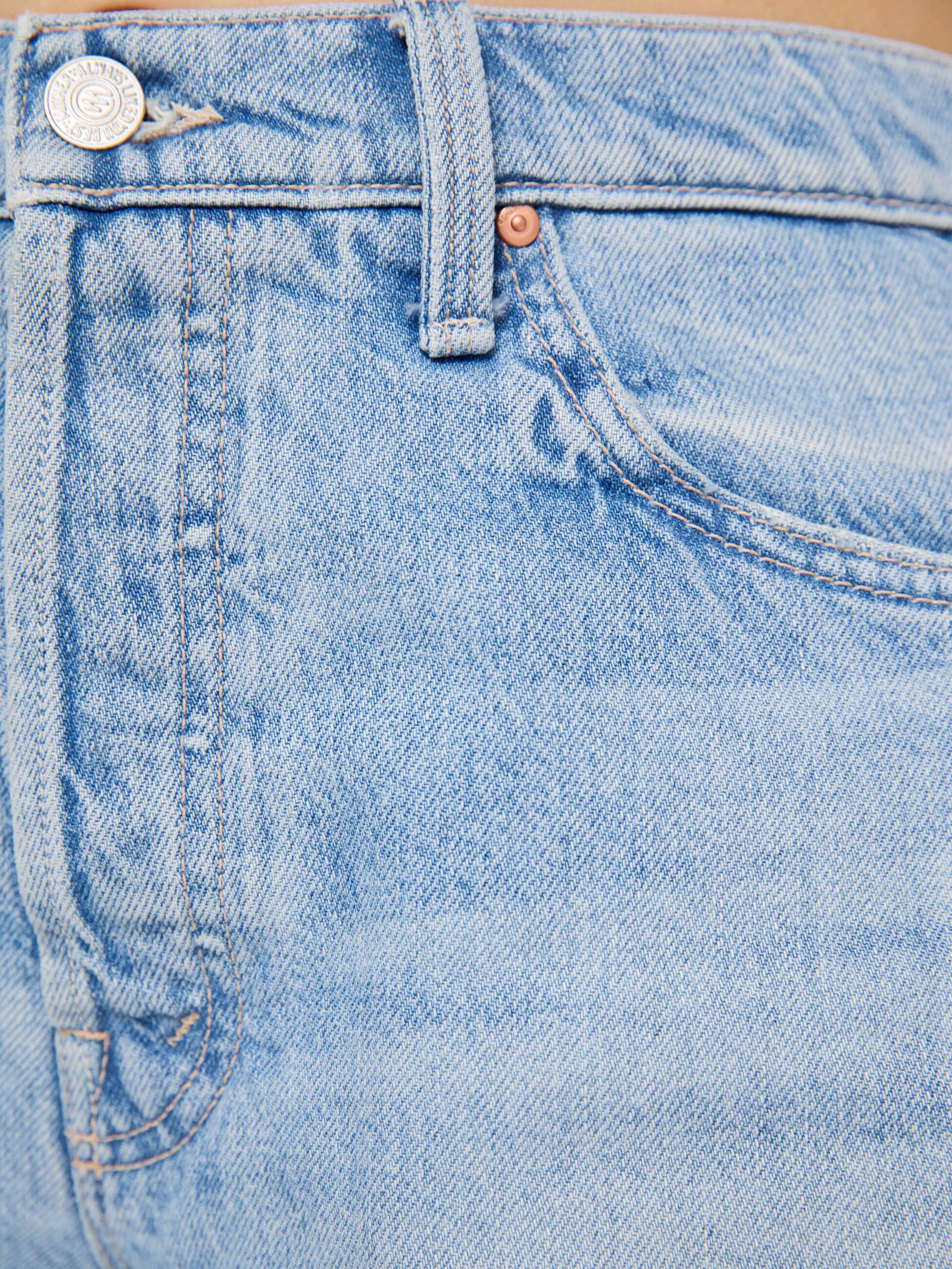 The Extra Mile Short Fray Head Rush super close up front