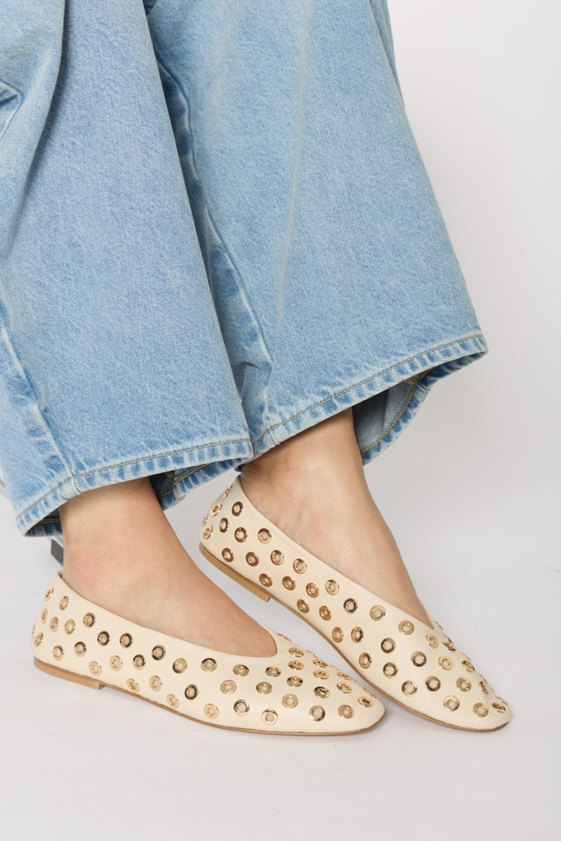 Berenice Aballerina Stud Flats close up
