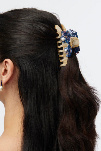 Lele Sadoughi Large Shell Claw Clip in hair