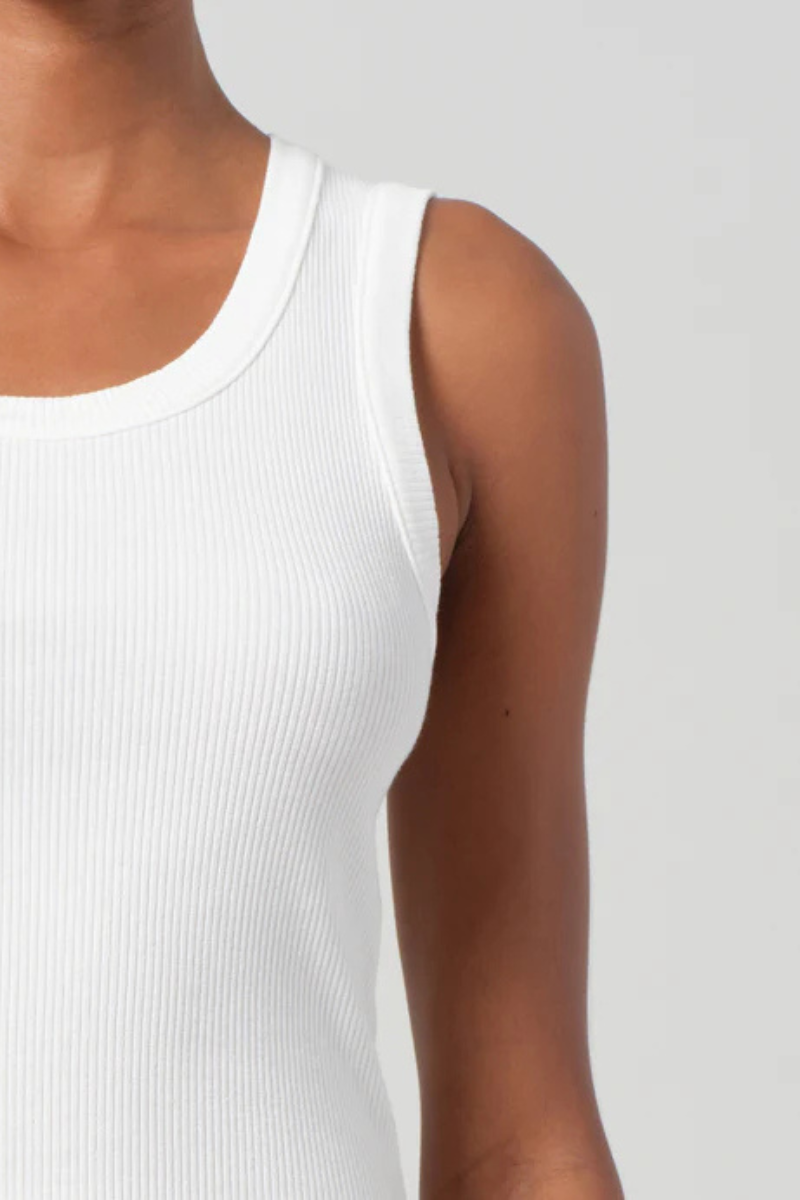 Agolde Shrunken Poppy Tank White close up
