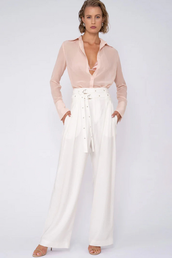 Nonchalant Val Blouse Set with white pants