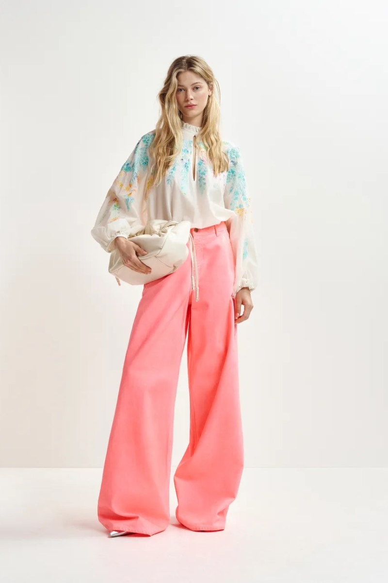 Essentiel Hitrus Appliqued Detail Top full body