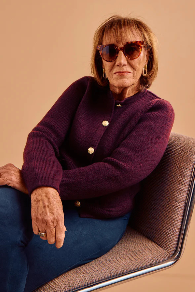 Sardine Aster Amaro Breeze Sunglasses model sitting