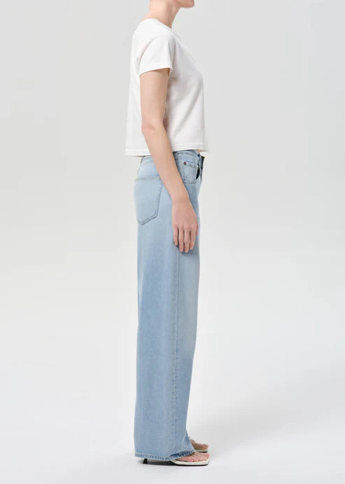 Low Curve Jean in Memory full body side view