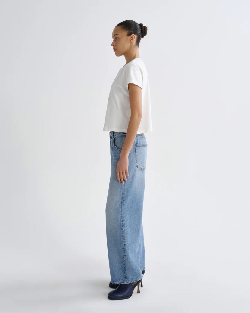 Low Curve Crop Jean in Chord side view on model