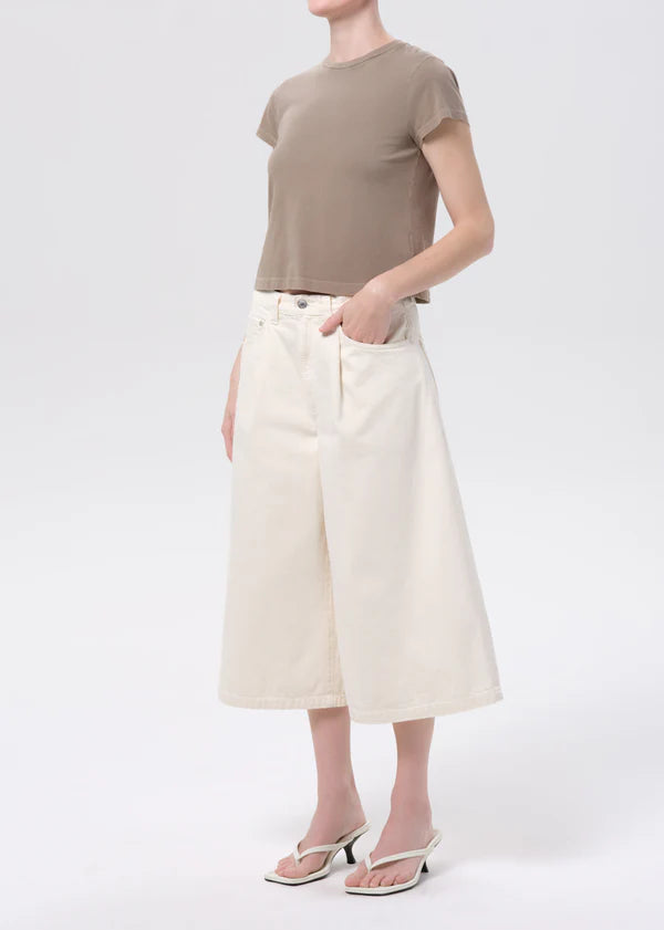 Adine Shrunken Tee Trail full body front/side