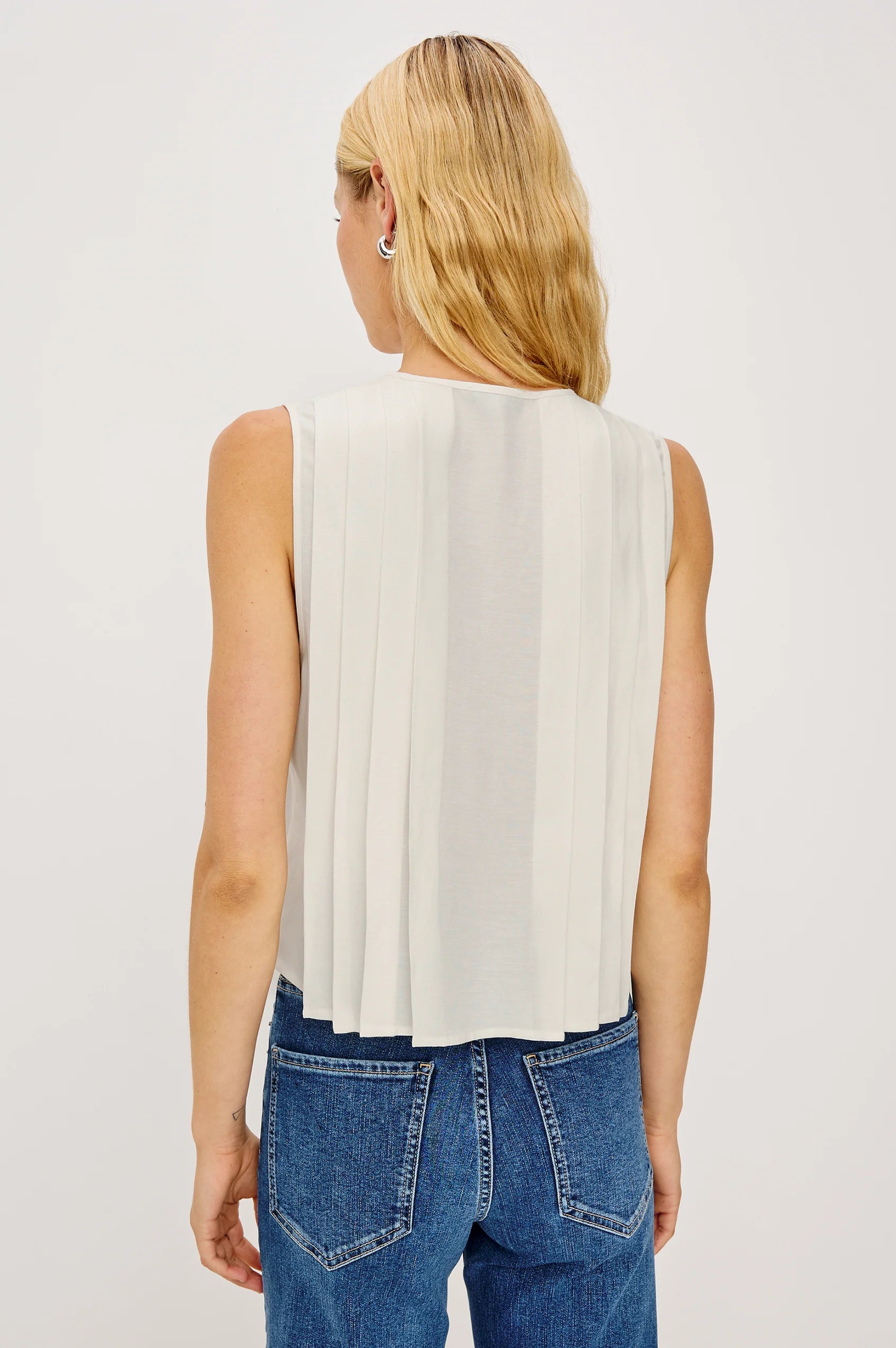 Aja Tank back