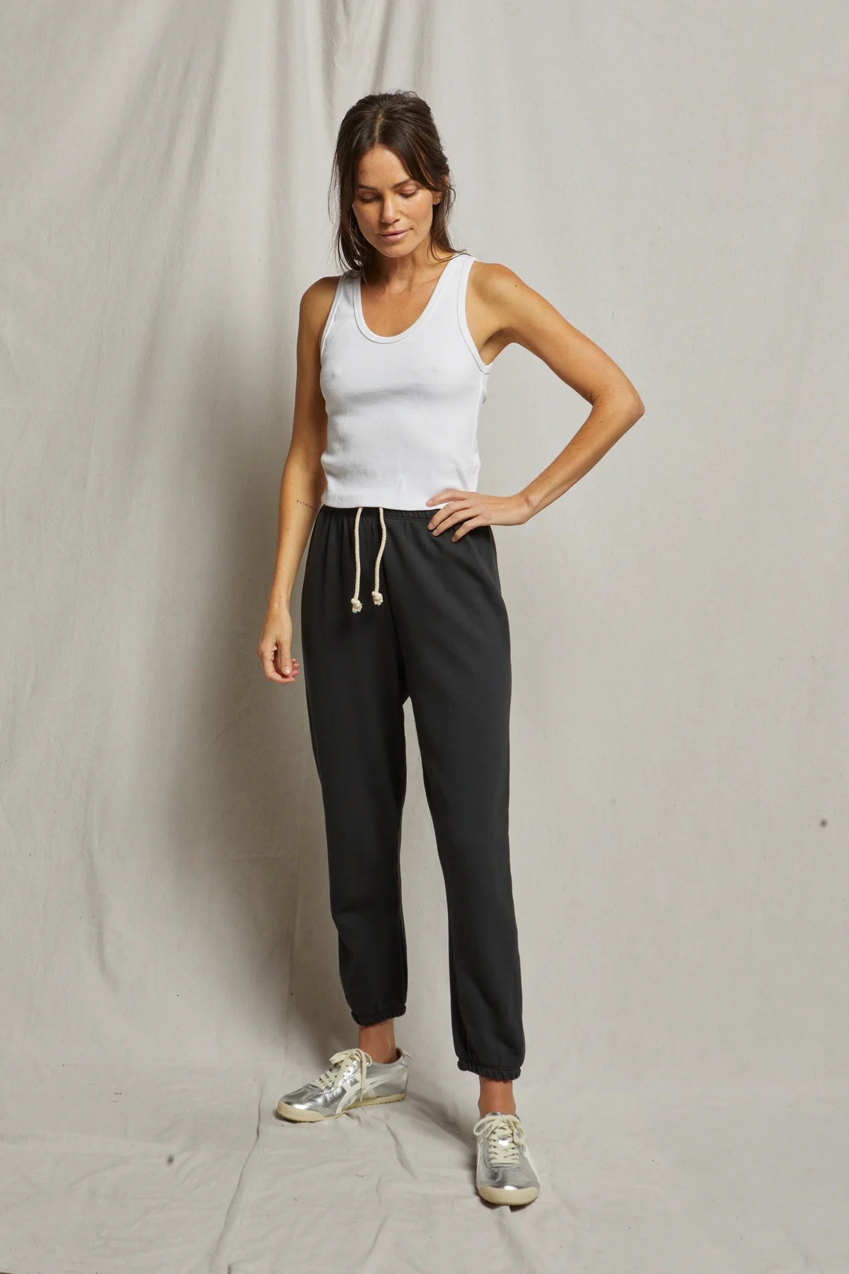 Blondie Tank White full body with sweats