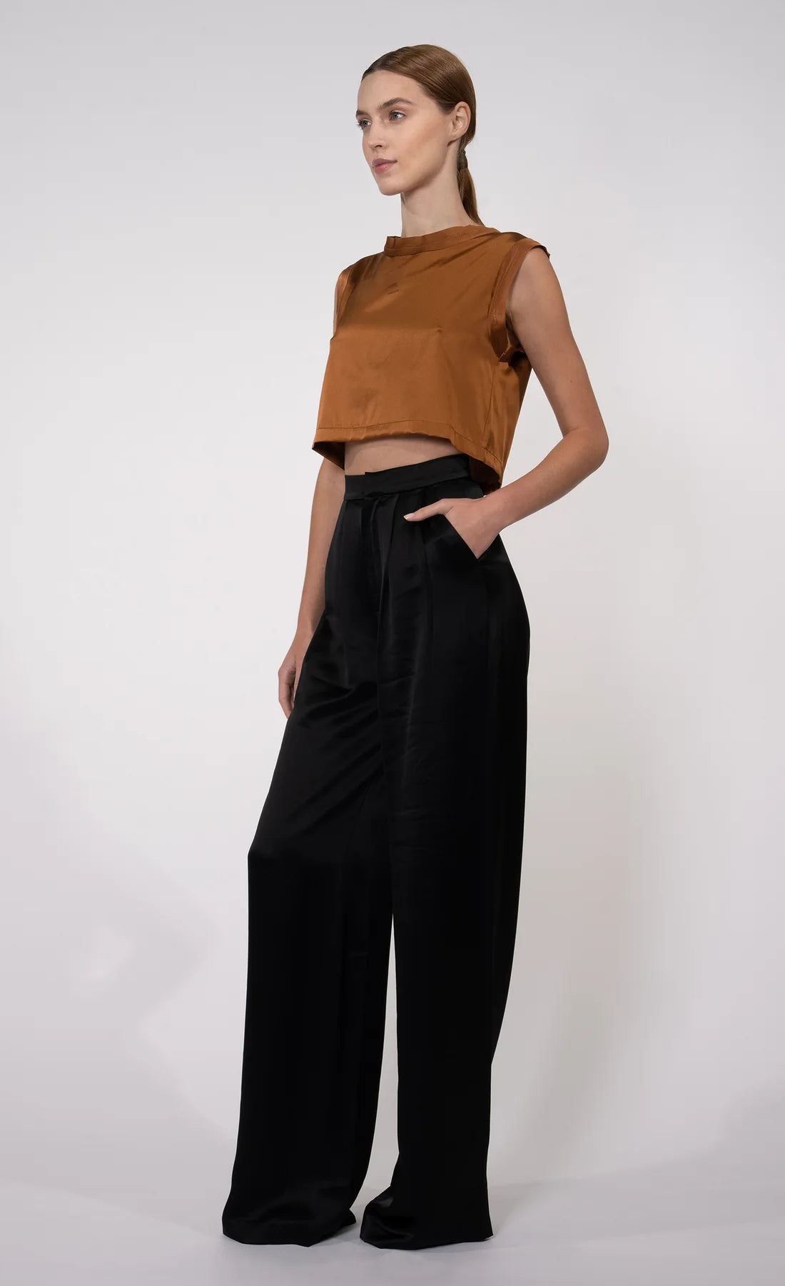 Mel Crop Brown front/side