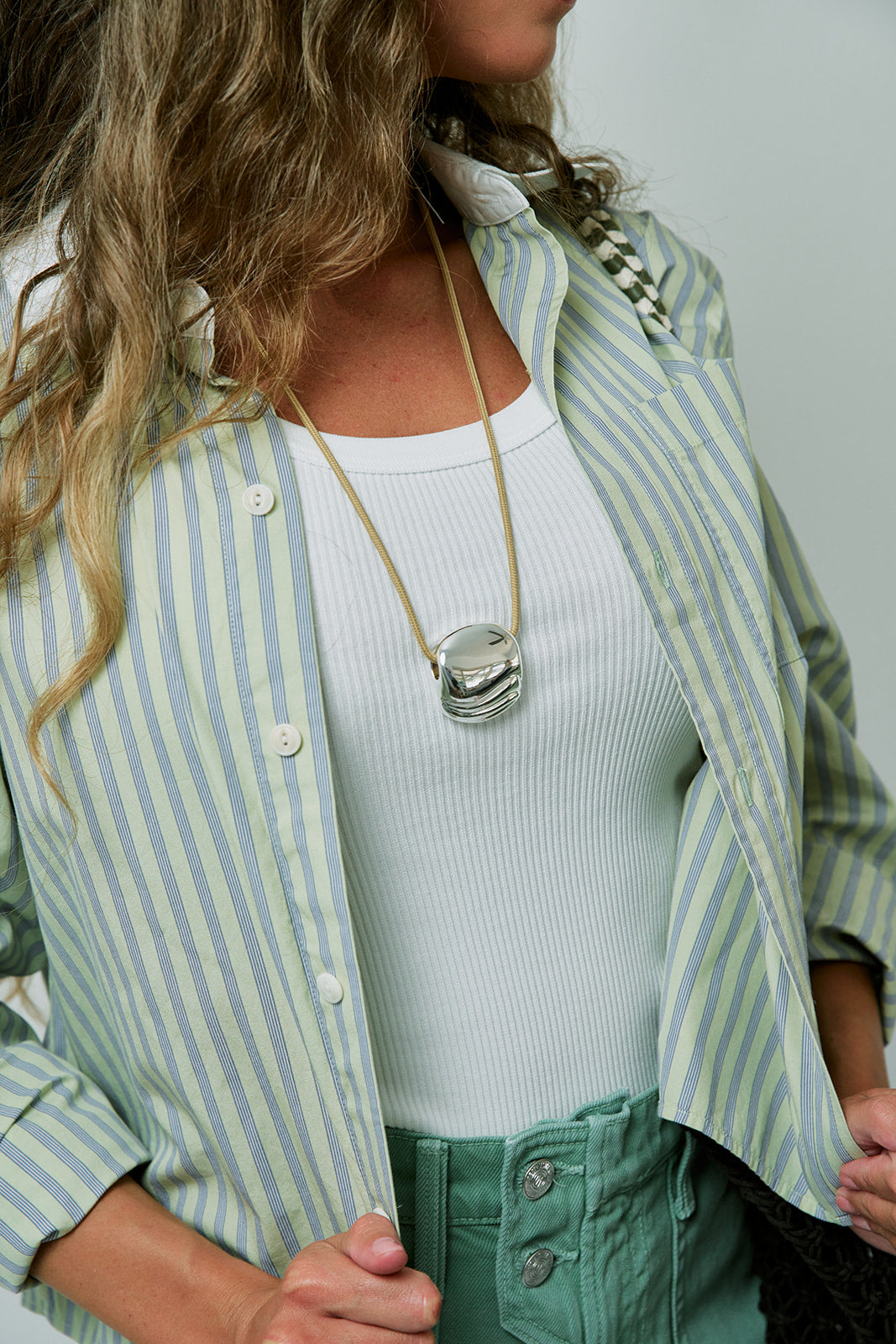 Rue Rope Necklace Silver with green stripe button up