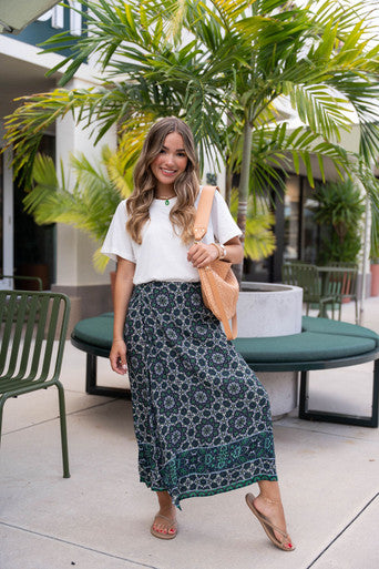 Xirena Yana Print Skirt front movement
