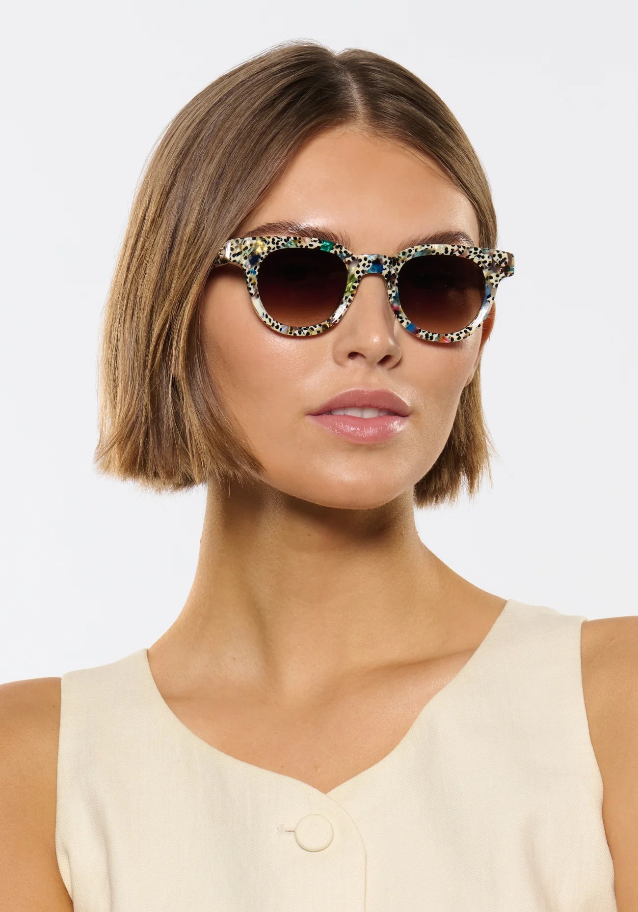 Devon Granita Sunglasses on model with average oval face shape