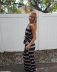 Fuego Top and Helecho Pants full body side