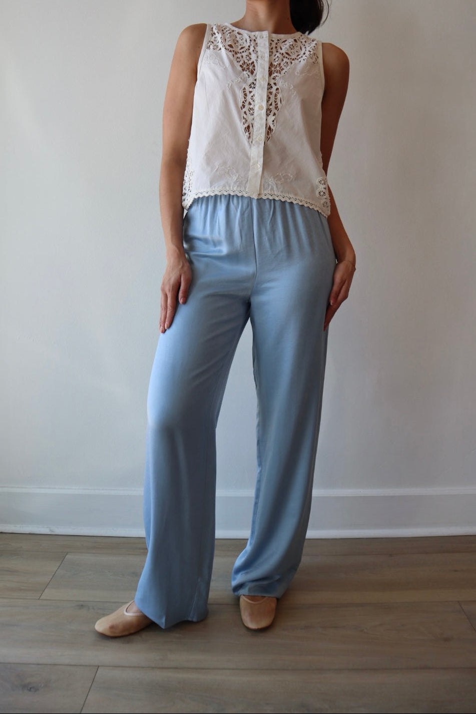 The Everything Pant in Sea Blue close up front view
