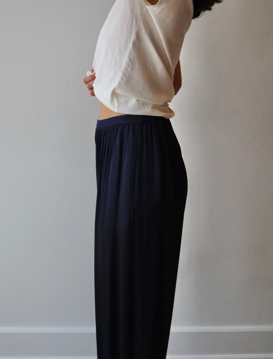 Elidi Harem Pant side view showing elastic waistband