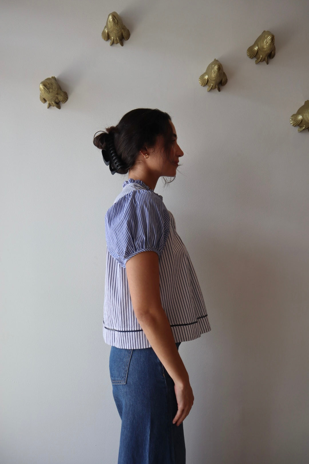 Laila Top side view on model