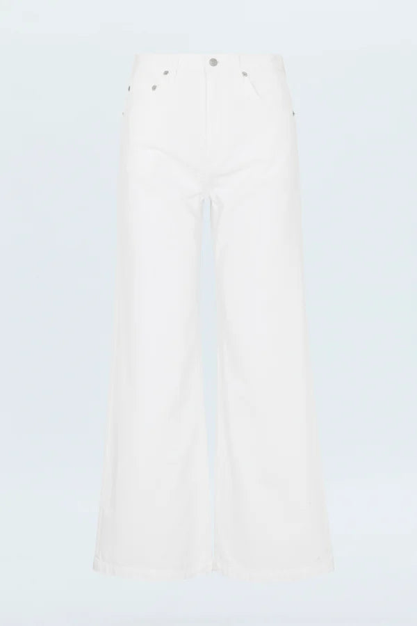 White scarf with a subtle pattern on a light gray background