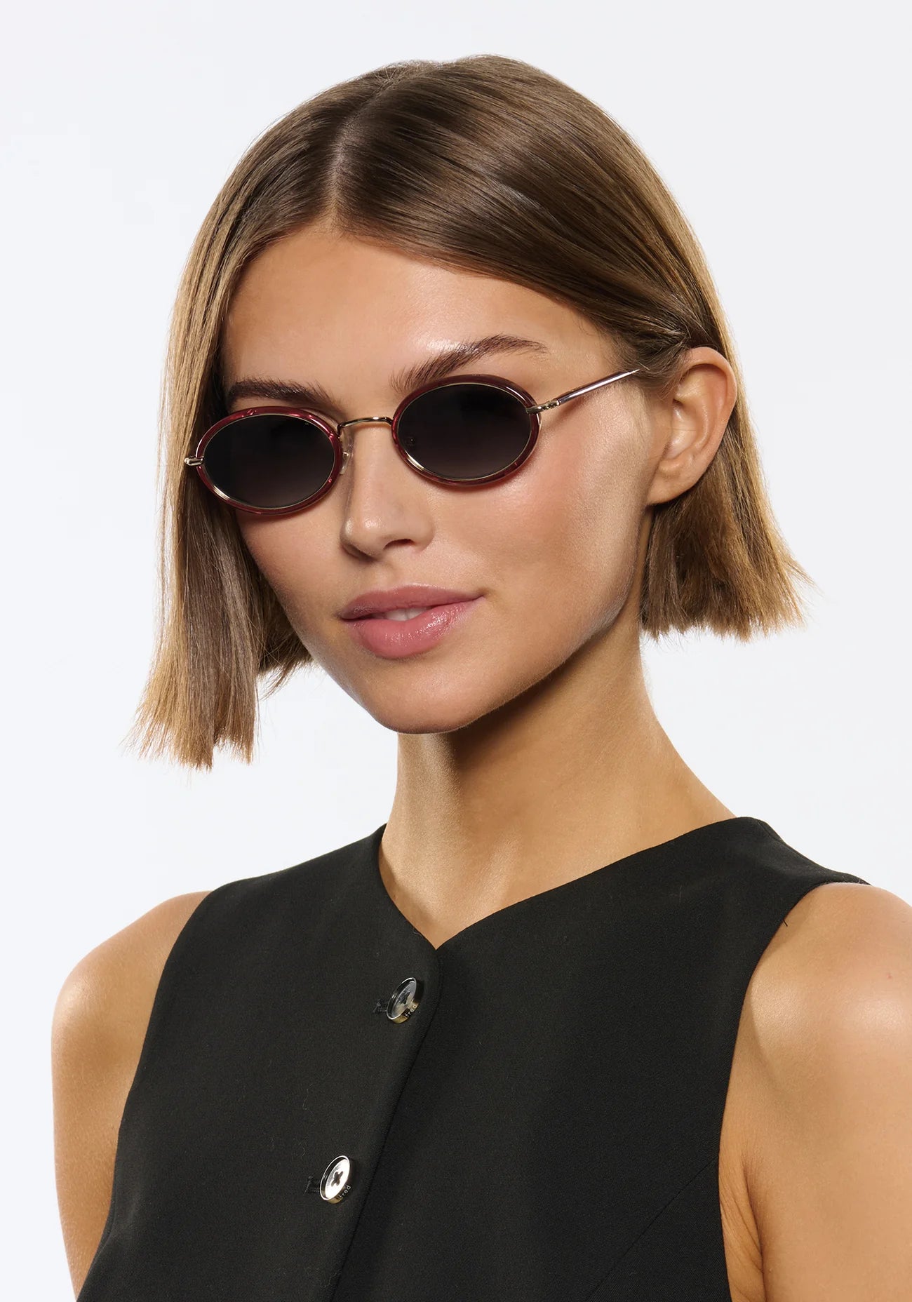 Kate 12k + Bordeaux Sunglasses on model with average oval face shape