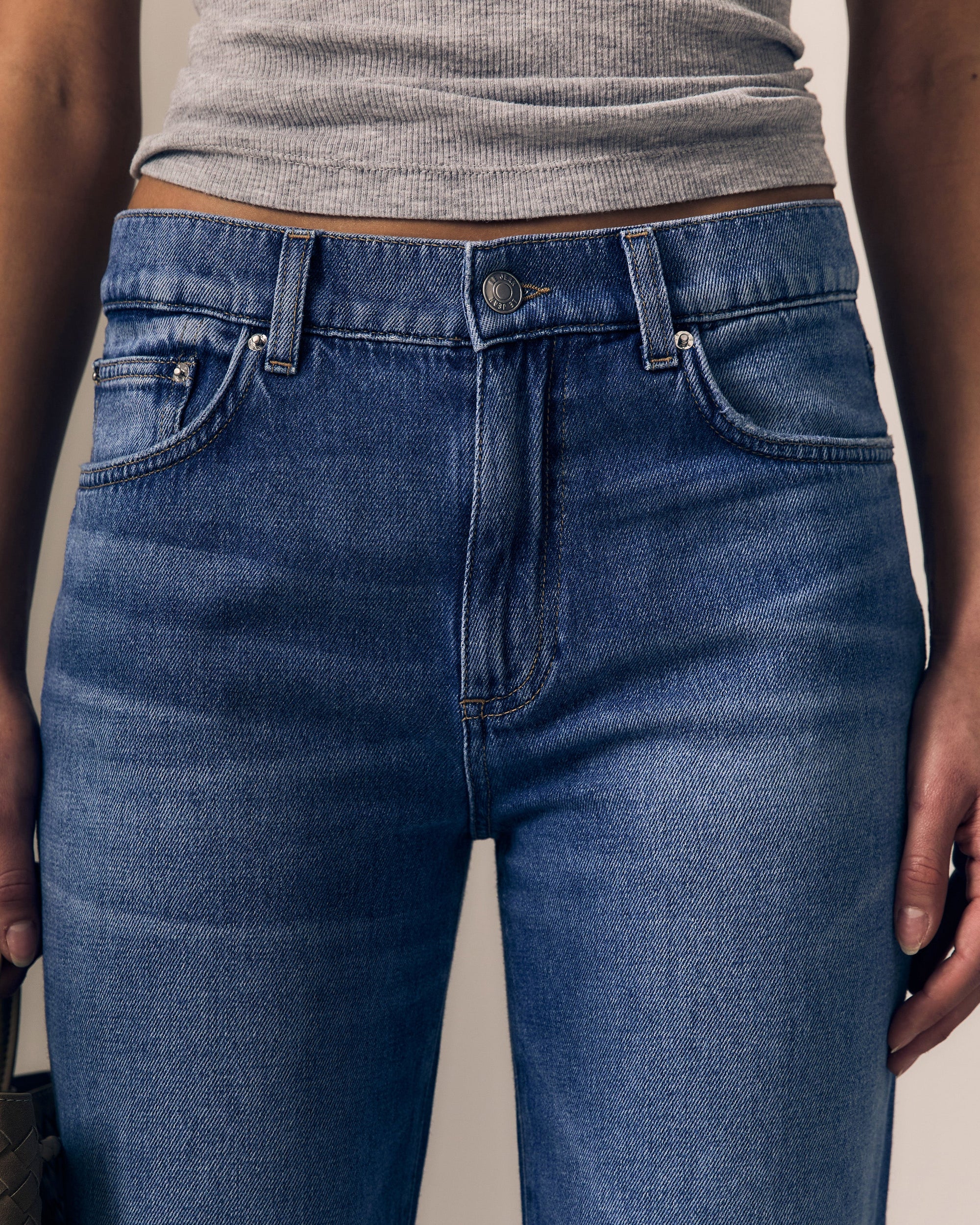 Mid 90s Straight Jean extreme close up front view on model