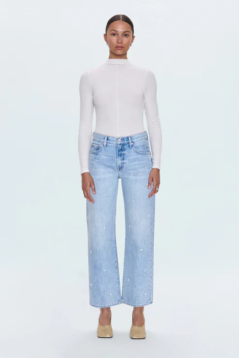 Lexi Mid Rise Bowed Straight full body front