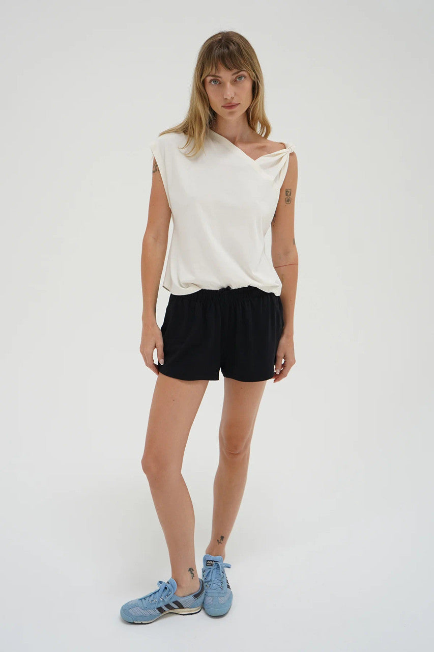 LNA Natia Tee full body front