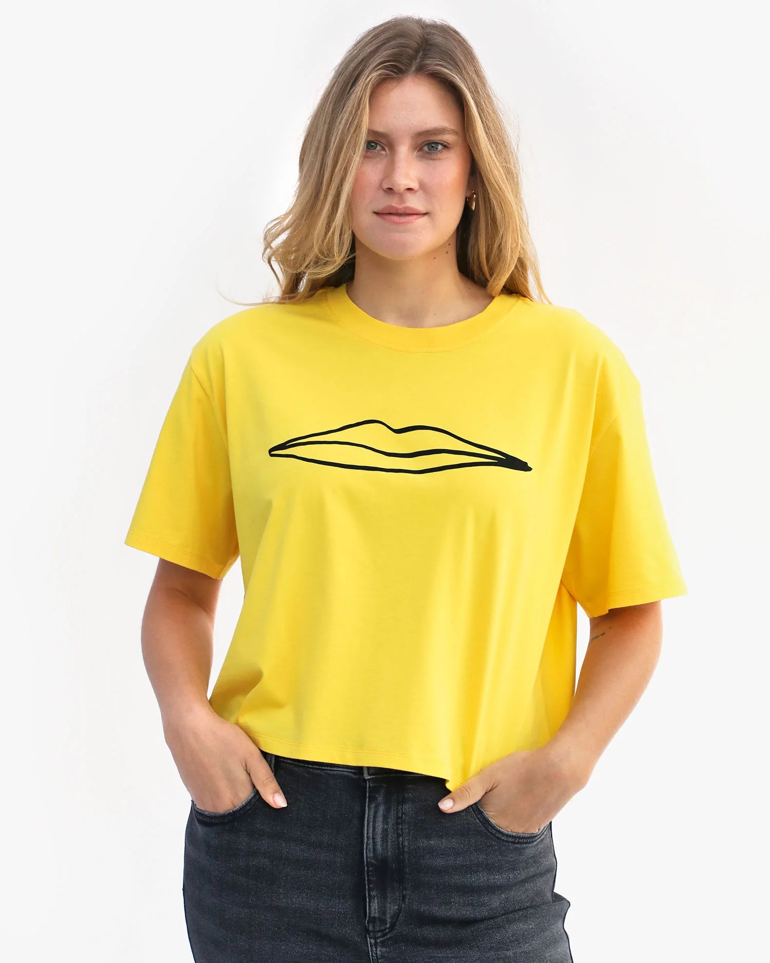 Le Carre Tee close up front view