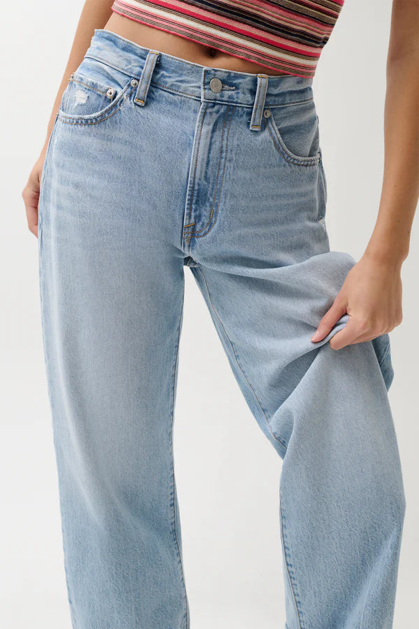 Donny Rolled Hem Boyfriend Jean close up