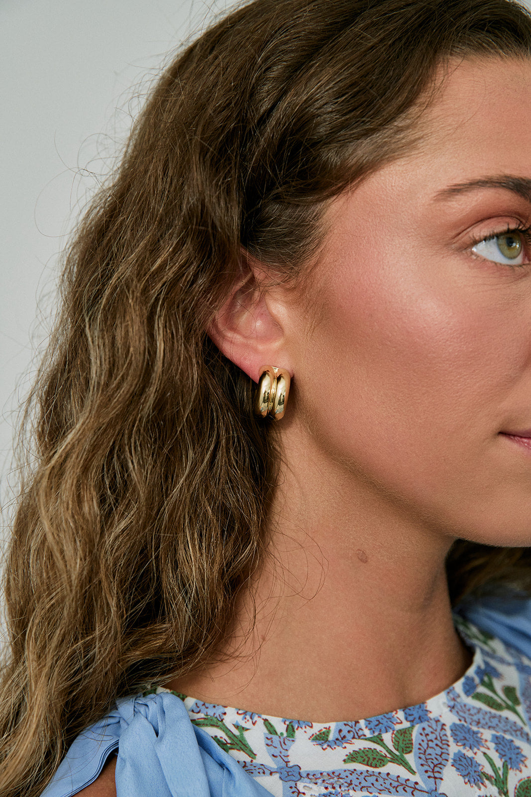 Rosie 3/4" Hoops on model